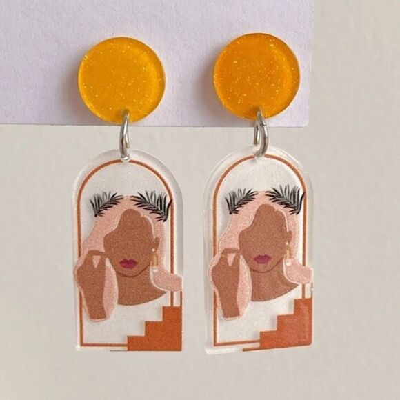 Silhouette resin earrings - Picture 1 of 4